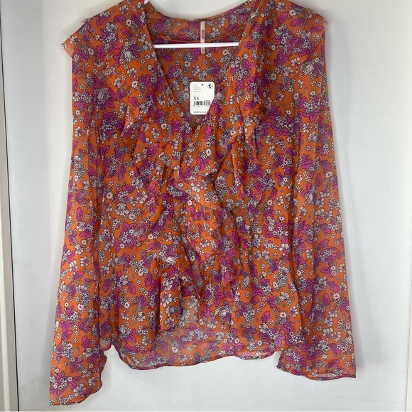 Free People Nina Print Top in Tulips Ditsy - Picture 3 of 8